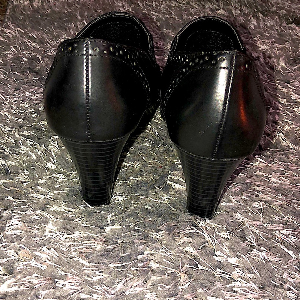 Heels - Picture 3 of 4